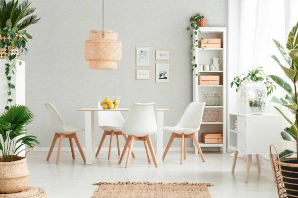 Weiße schlichte Tapete für das Esszimmer